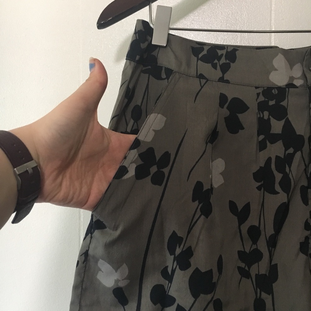 • SOLD // silky floral dress skirt with pockets • - Picture 4 of 9